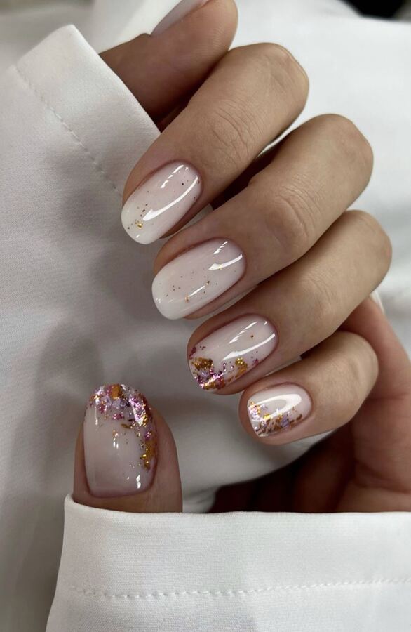 The nail lounge