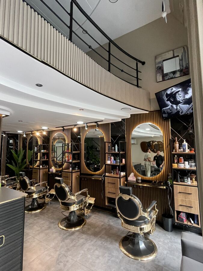 Man Cut BarberShop