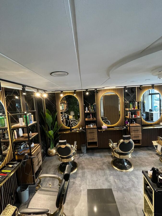 Man Cut BarberShop